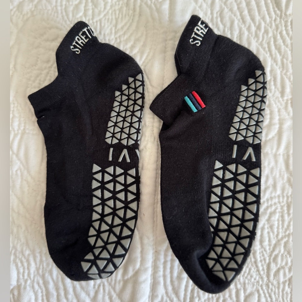 TAVI NOIR for STRETCH LAB Black Non-Slip Women’s Socks | Size Small